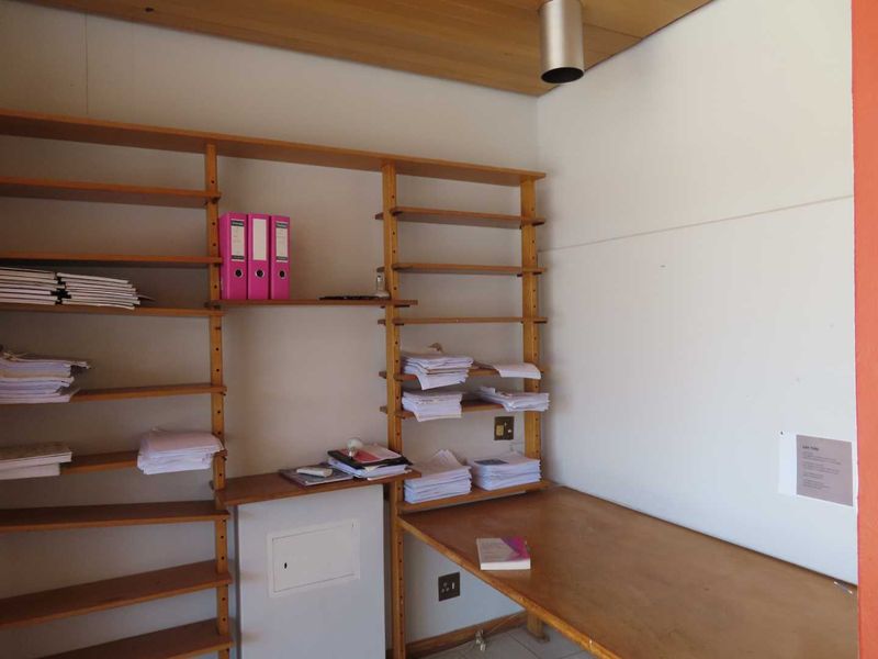 In the heart of Klein Windhoek but needing attention - Photo 7