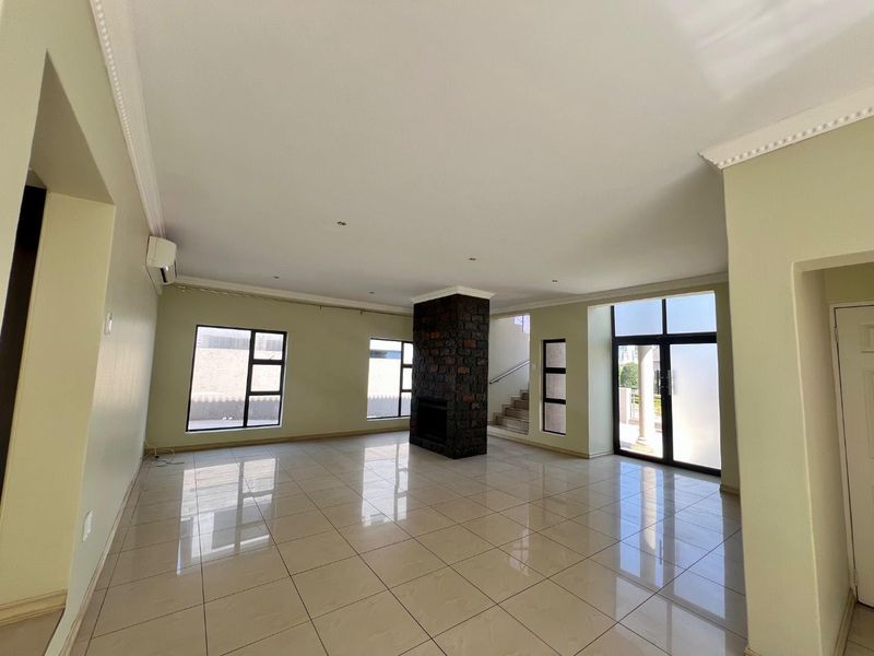 For Sale: Stunning Double-Story 5-Bedroom, 3-Bathroom Family Home - Photo 9