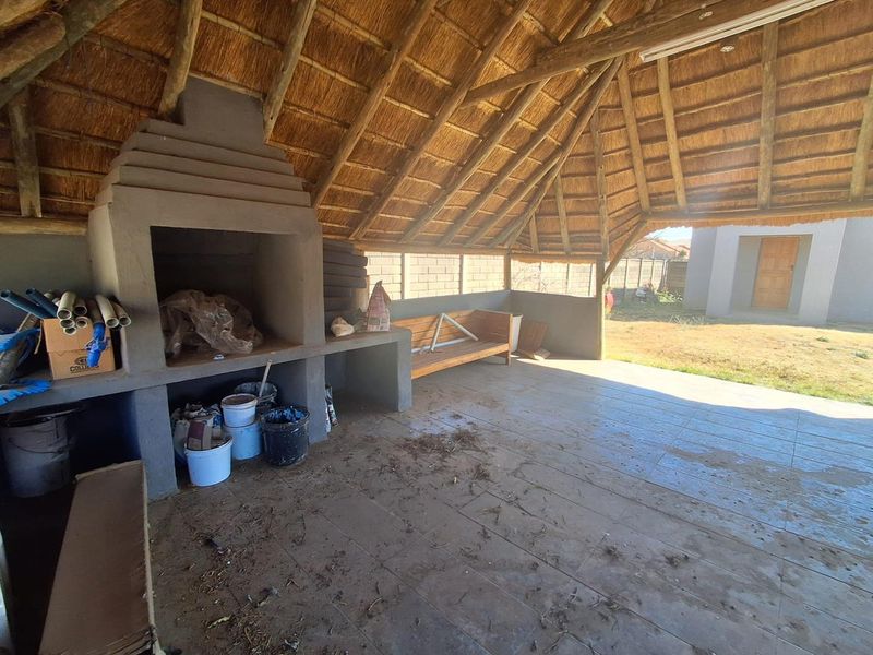 3-Bedroom Facebrick Home with Pool, Lapa, Garden Cottage & Double Garage - Photo 10