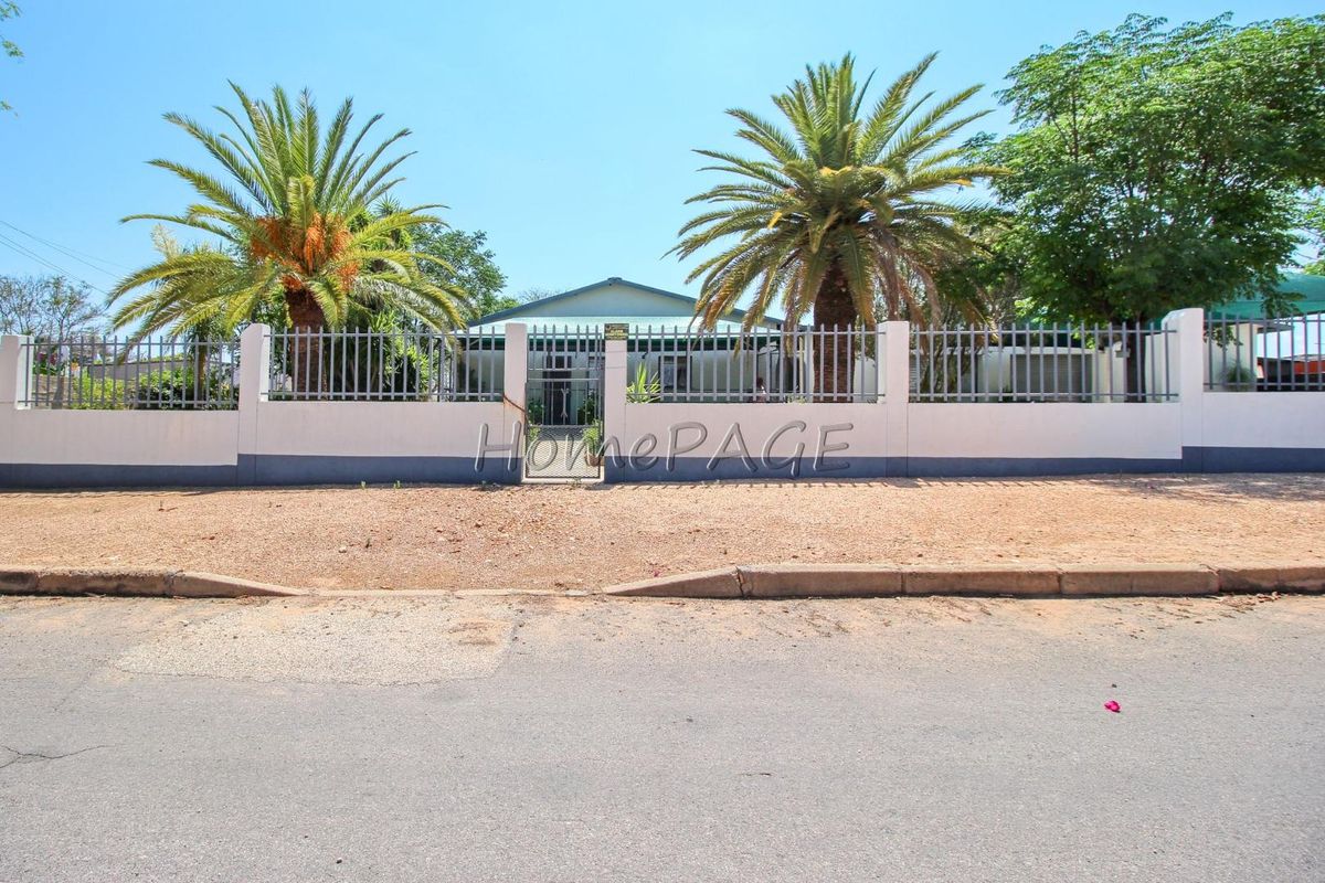 Otjiwarongo:  Cozy and comfortable 3-bedroom home for sale - Photo 2