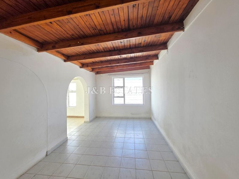 Spacious Property In CBD - Photo 8