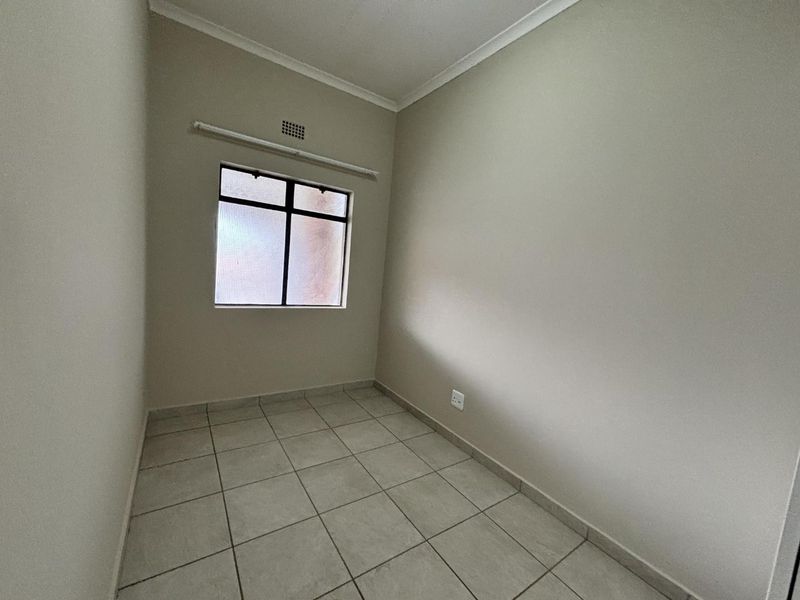 2 Bedroom unit in a secure, well-managed complex. - Photo 8
