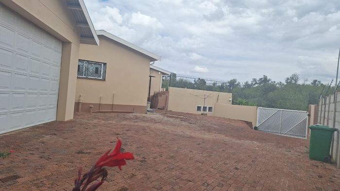 Property #2486500, House For Sale in Pioniers Park