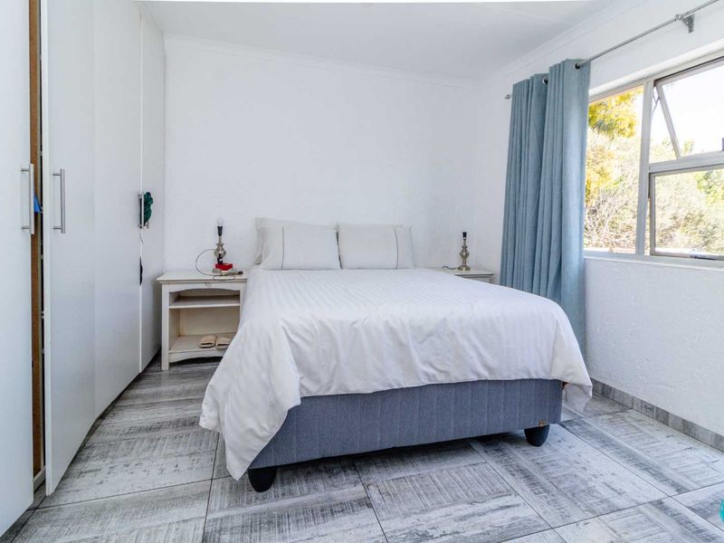 Neat Two-Bedroom Apartment with Upgraded Kitchen and Two Balconies! - Photo 10