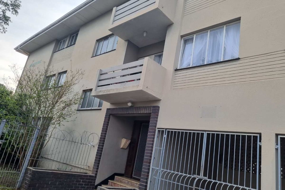 Student Accommodation or Good Investment Property. - Photo 2