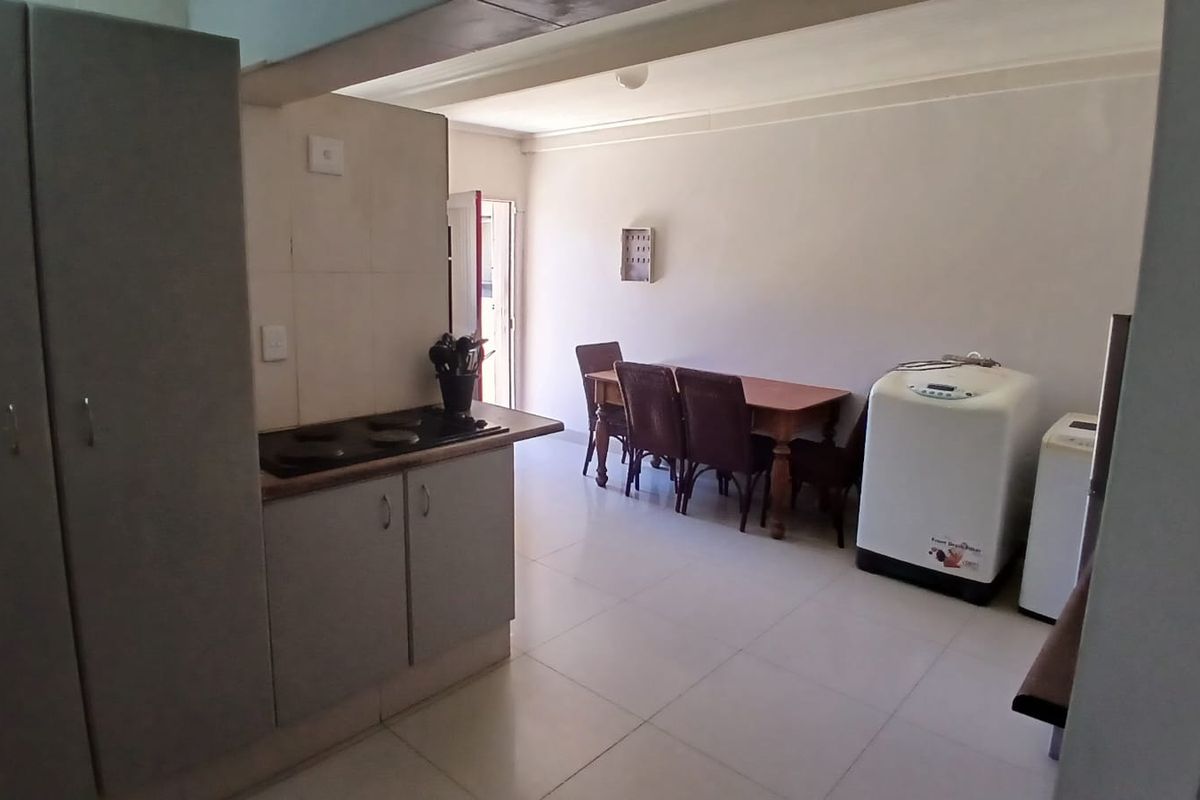 4 Bedroom family home to rent in Fichardtpark - Photo 5