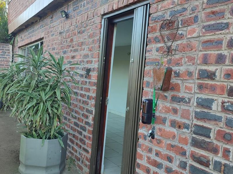 🌿 Spacious Studio Garden Flat to Rent in Chase Valley Downs, Pietermaritzburg Near Greys Hospital– Secure & Peaceful Living - Photo 9