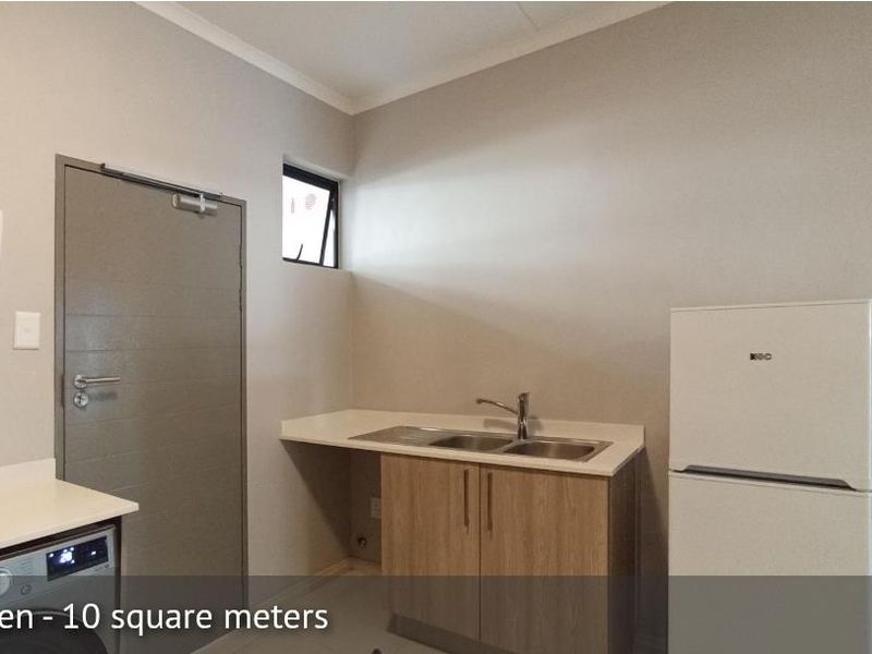 Apartment In Midridge Park - Photo 5