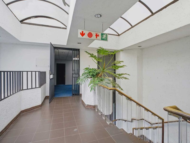 Commercial Office Investment Opportunity with Residential Conversion Upside - Photo 9