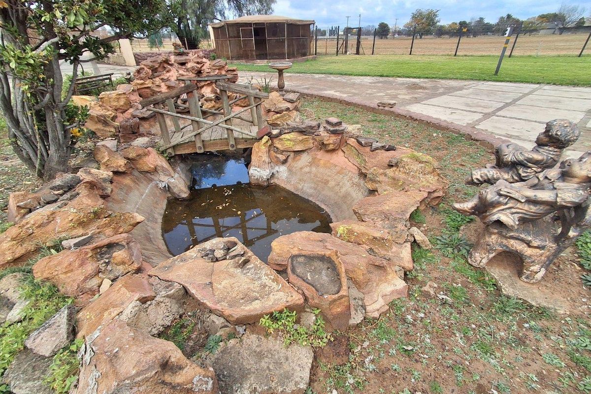 Prime 2.3-Hectare Smallholding with Excellent Business & Investment Potential - Photo 3