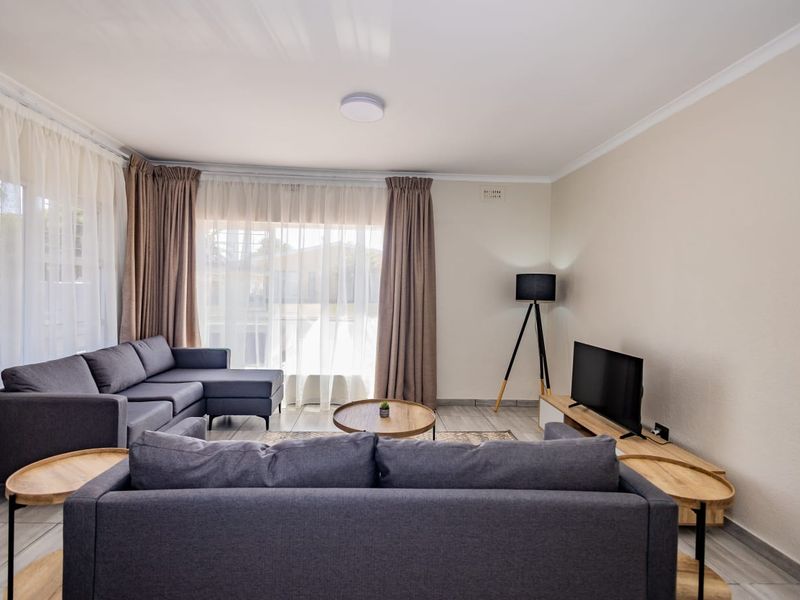 Secure & Convenient: Olive House Awaits You - Photo 3