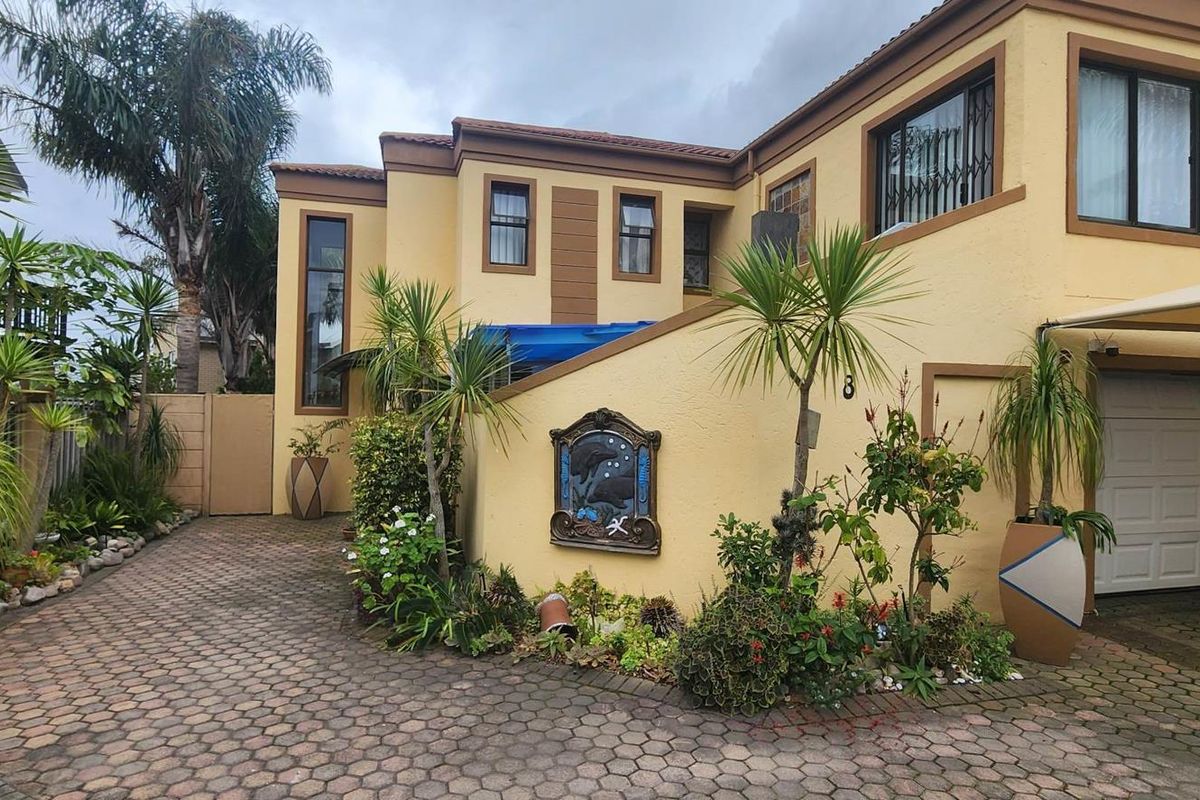 Double deck delight up for grabs - Photo 5