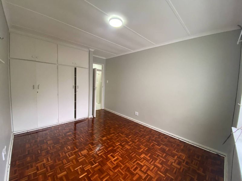 MODERN TWO BEDROOM SECOND FLOOR APARTMENT TO RENT - Photo 5