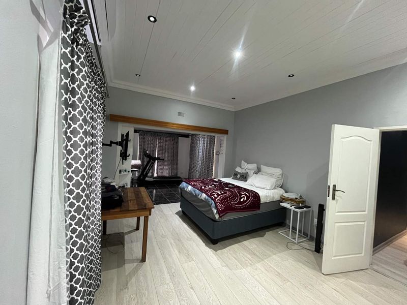 Spacious 5 Bedroom Family Home in Keidebees – Entertainer’s Dream - Photo 6