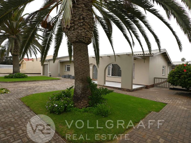 3-Bedroom Family Home to Rent - Photo 1