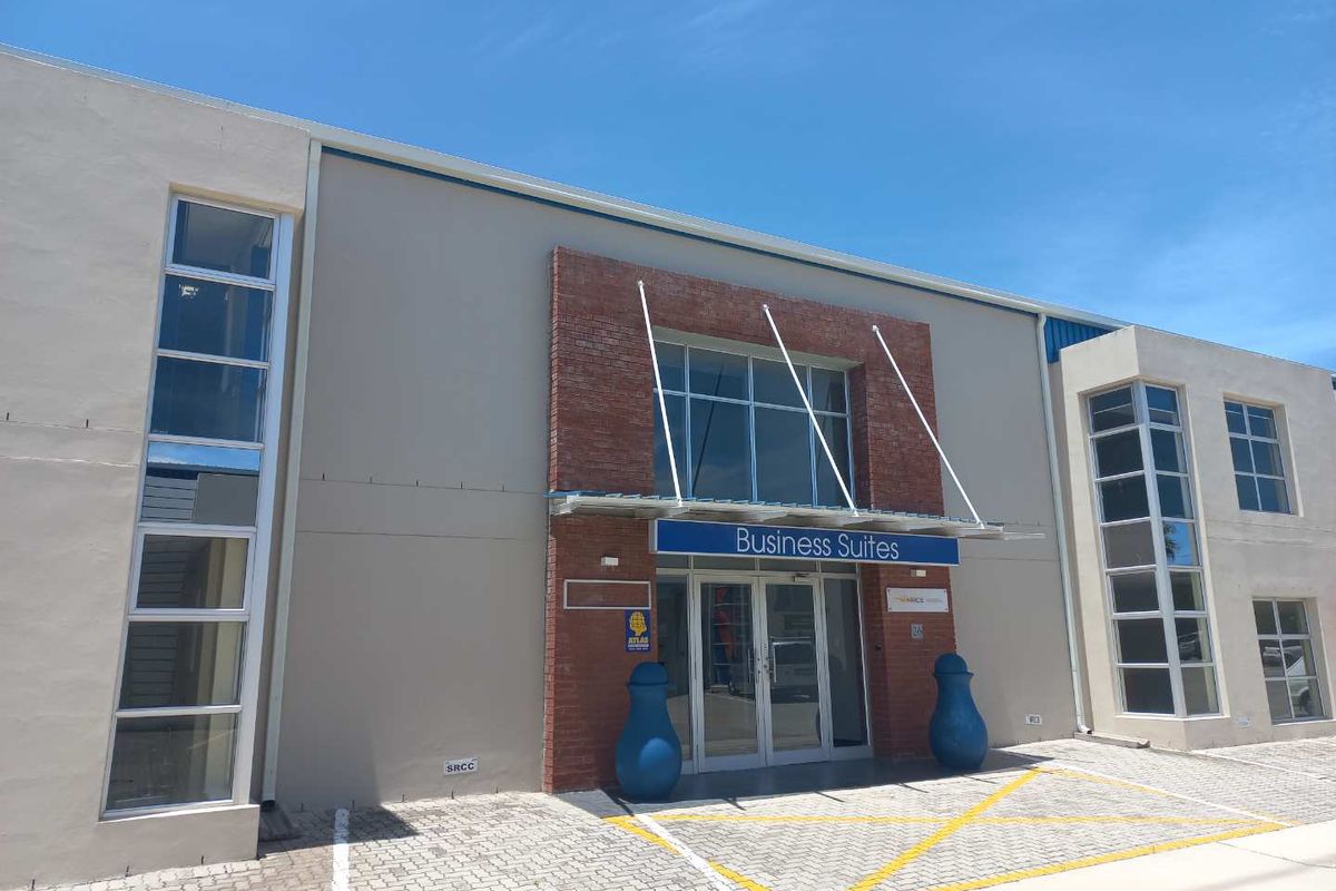 Ready-to-Use Offices in Secure Business Park Setting - Photo 2