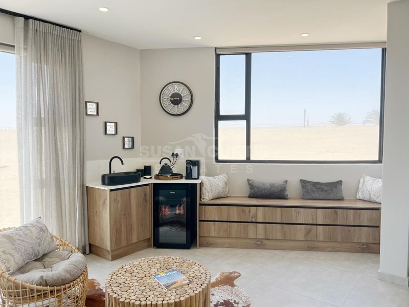 Beachfront Bliss – Fully Furnished & Move-In Ready - Photo 8
