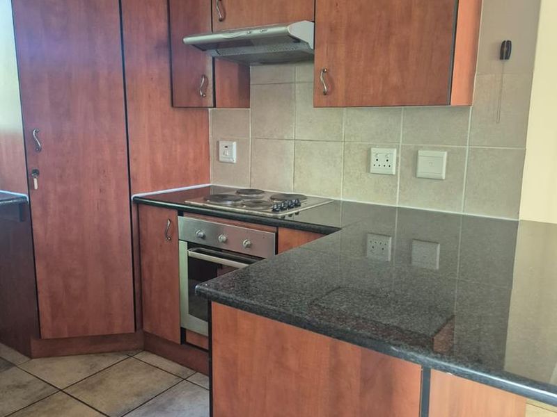 2 Bedrooms 2 Bathrooms and 2 Garages - Photo 6