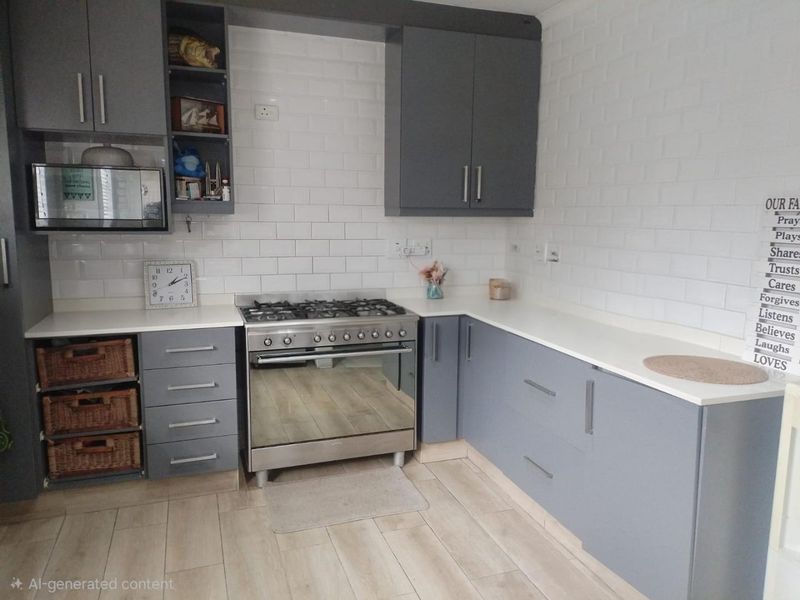 Three Bedroom Family Home with Pool and Scenic Views in Escombe - Photo 4