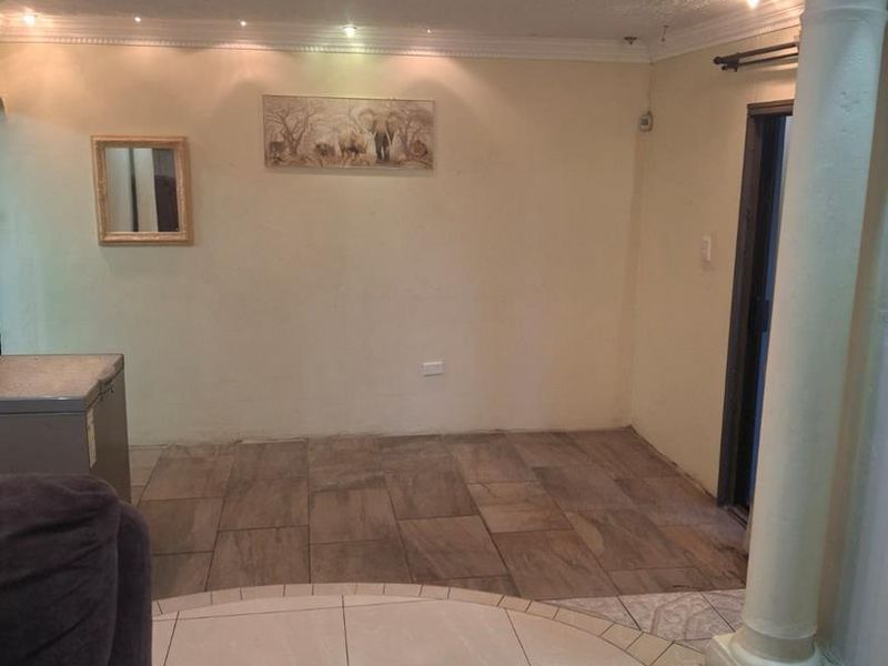 Urgent Sale - Stunning 3 Bedroom Family Home in Woodview, Phoenix - Photo 4