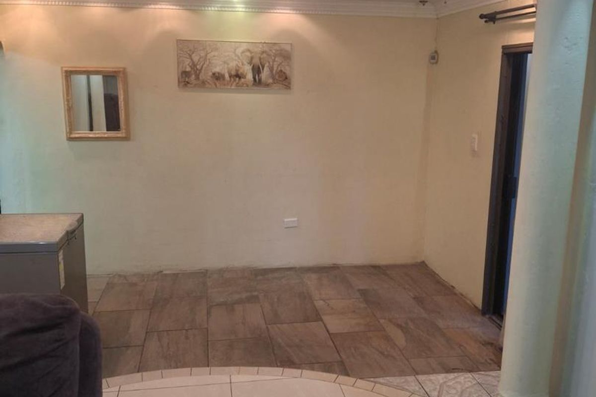 Urgent Sale - Stunning 3 Bedroom Family Home in Woodview, Phoenix - Photo 4