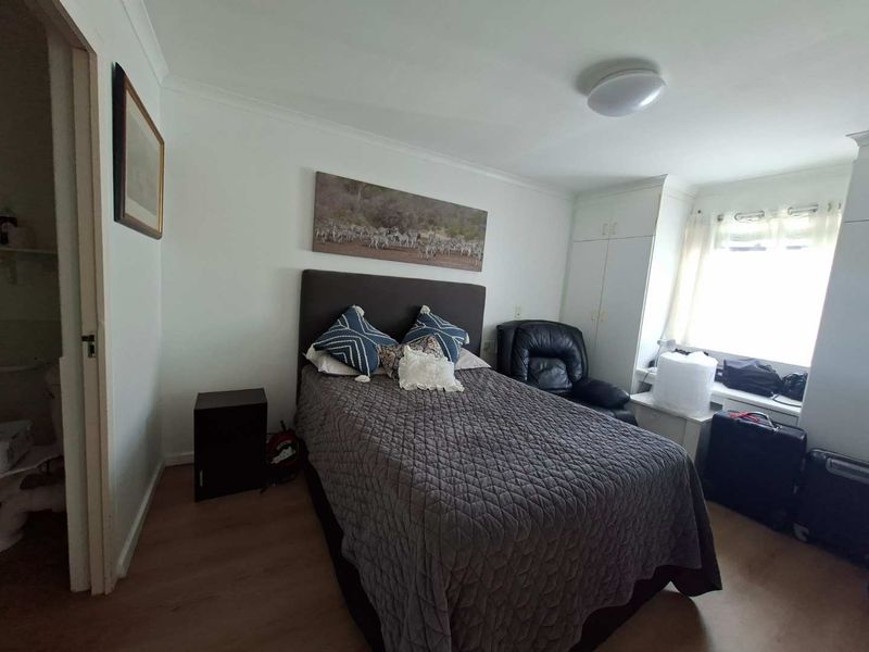 IDEAL SIZE UNIT filled with sun, boasting beautiful views! - Photo 7