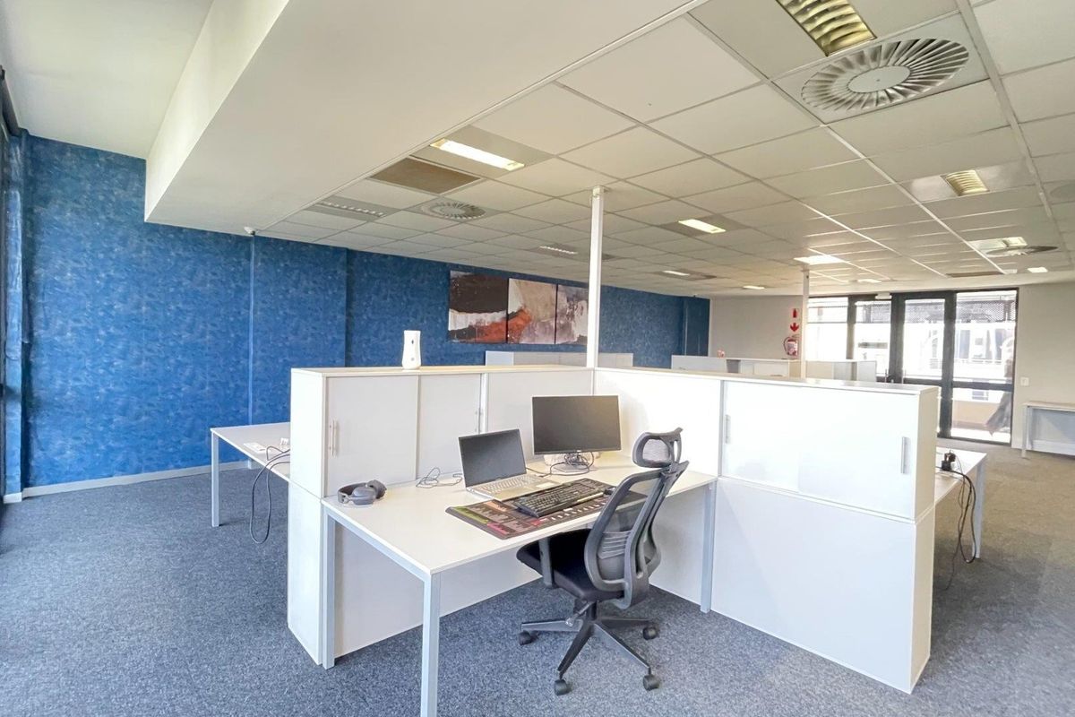 Contemporary 3rd Floor Corporate Offices | Mayfair on the Lake | Umhlanga Ridge - Photo 5