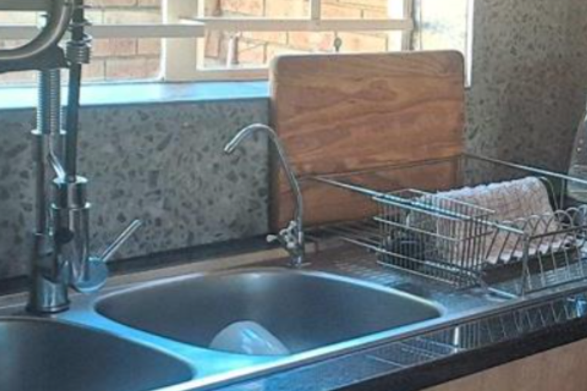 Stunning, move-in-ready townhouse offers ultimate luxury living - Photo 3