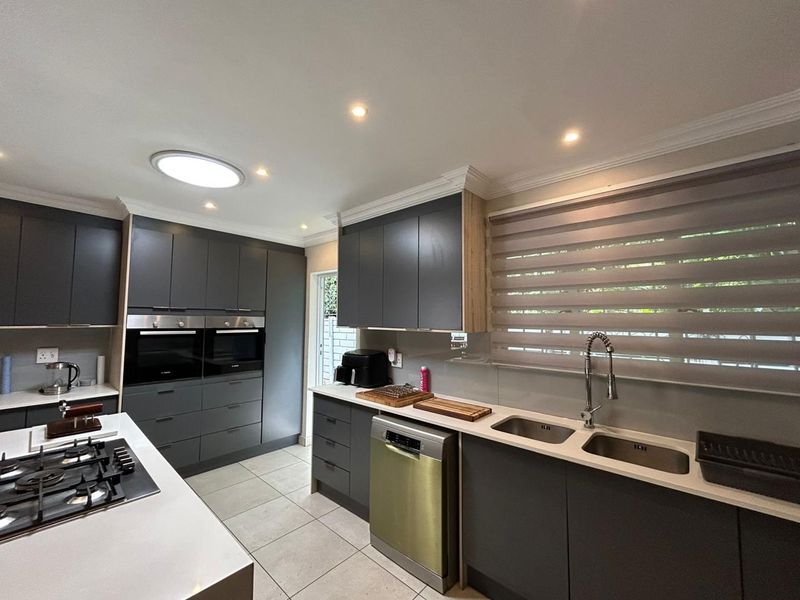 Modern 4 or 5 Bedroomed Home For Sale In Rynfield - Photo 6