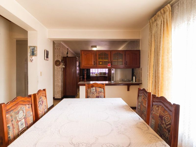 Charming Double Story 3 bedroom home - Photo 6