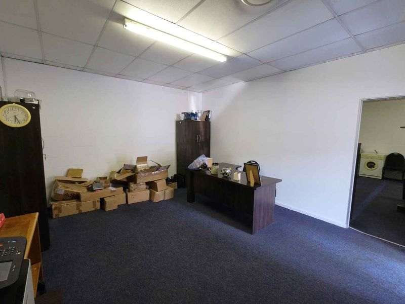 Warehouse with offices For Sale - Milnerton - Photo 3