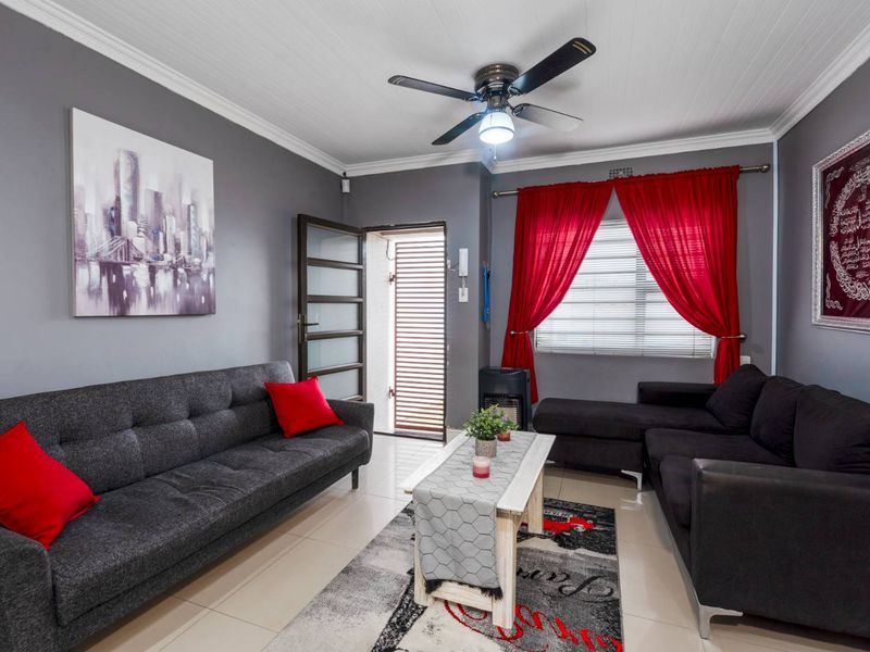 4 bedroom house availabile in Steenberg - Photo 4