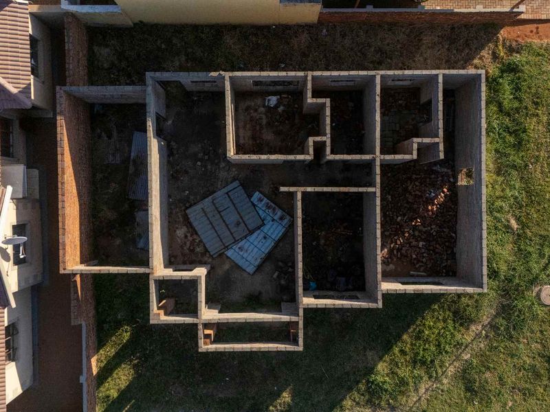 VACANT LAND WITH HALF-BUILT HOUSE FOR SALE IN VILLA CLARINA ESTATE - Photo 3