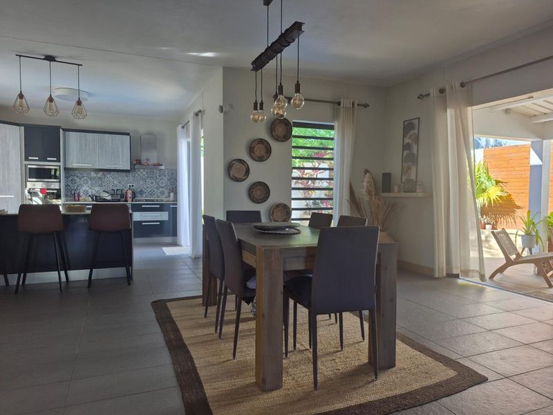 Charming Villa for Rent - Photo 9