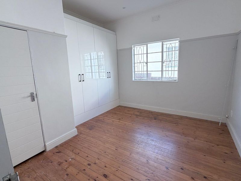 House + Flat - Photo 4