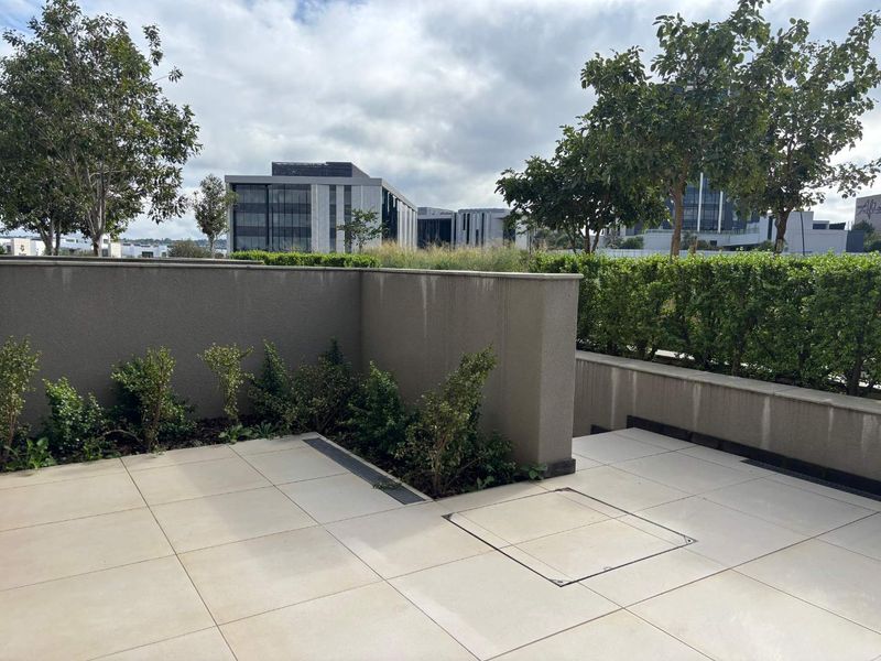 Luxury one bedroom , ground floor apartment for rent at Ellipse Waterfall - Photo 3