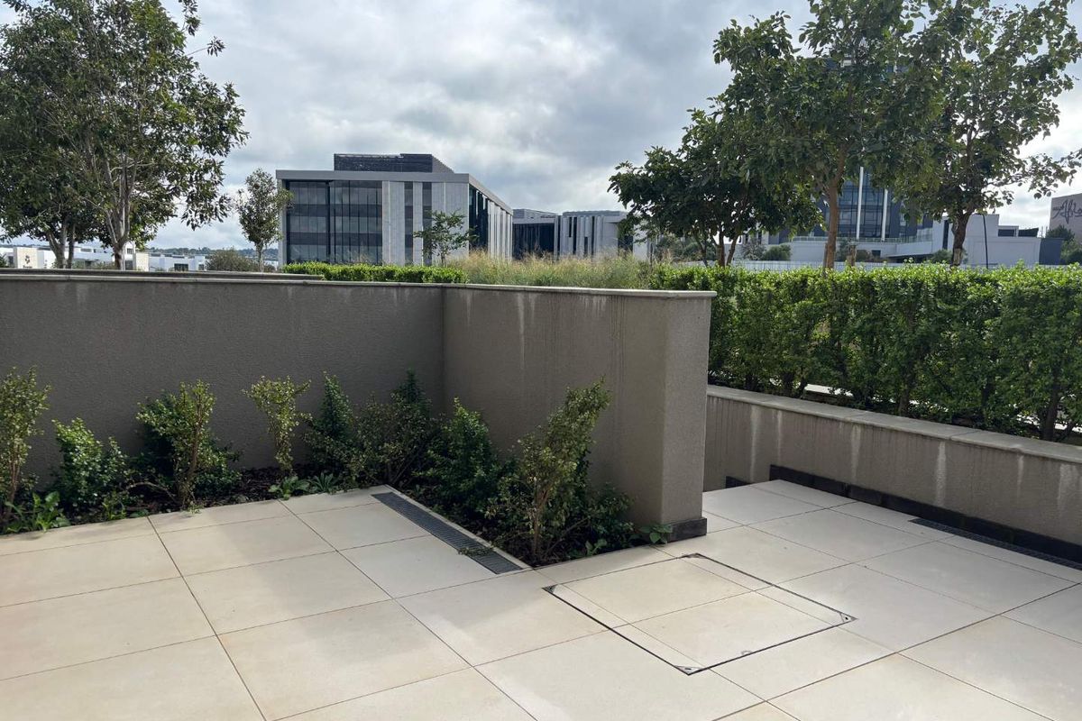 Luxury one bedroom , ground floor apartment for rent at Ellipse Waterfall - Photo 3