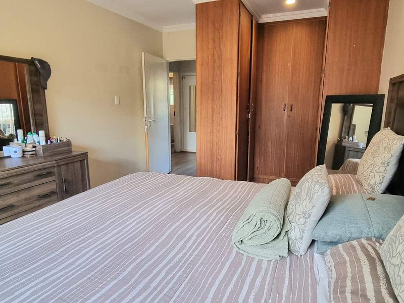 COMFORT, SPACE AND OPPORTUNITY KNOCKING - Photo 4