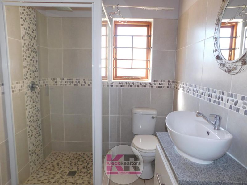 3 Bedroom House for Sale in Henties Bay Central 233m2 - Photo 7