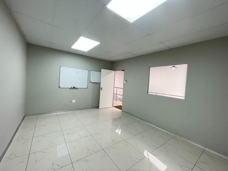 Retail in Cornubia - Photo 8