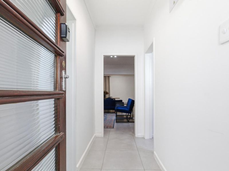 Perfectly positioned to walk on the mountain or doddle down to the Main Rd and beach attractions. - Photo 9