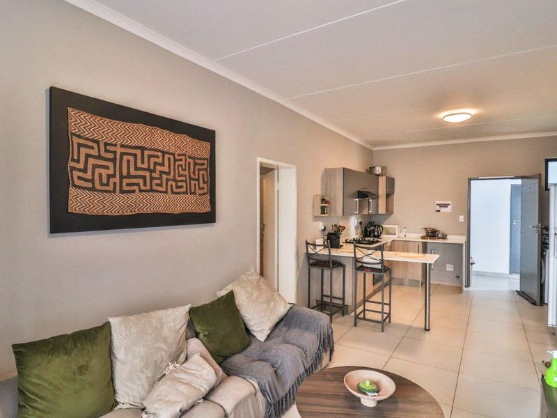 2 Modern Bedroom Apartment In Midridge Park - Photo 6