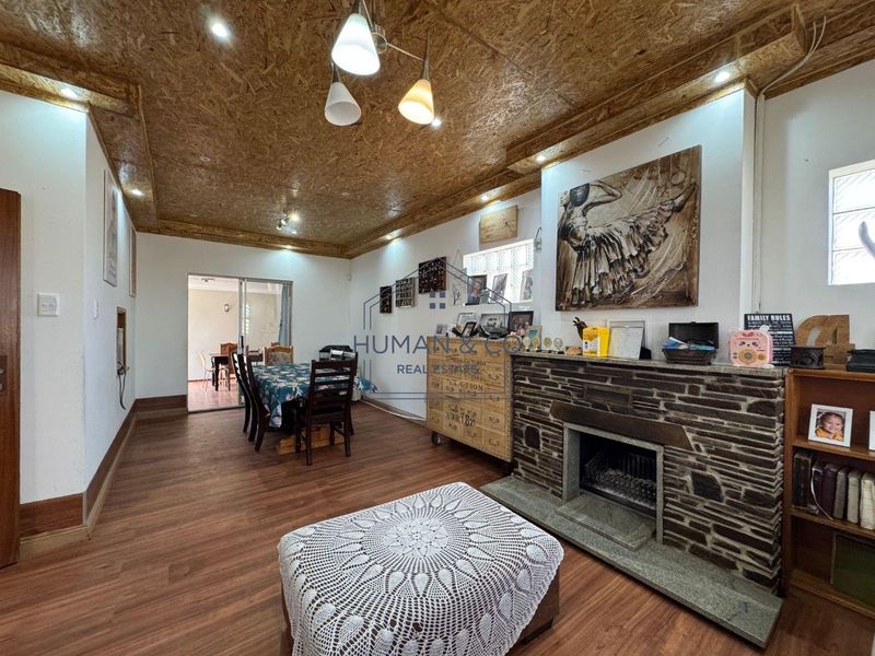 Ideal Starter Home with 1 Bedroom Flat - Photo 2