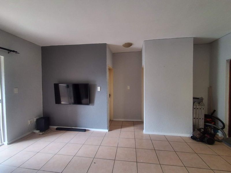 Stunning 1 bedroom ground floor apartment in Willowbrook - Photo 8