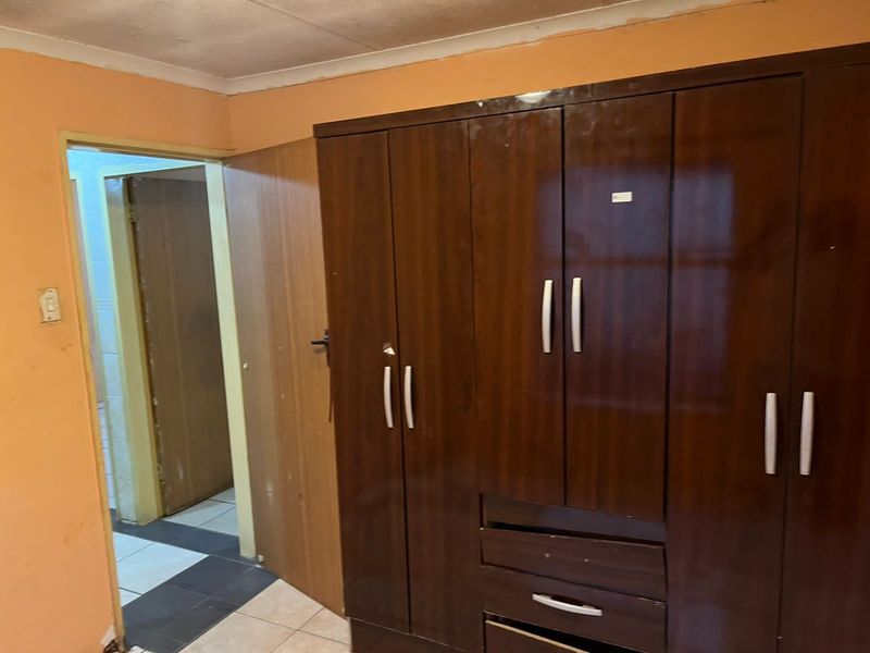 3 bedrooms house for sale in Soshanguve DD - Photo 6