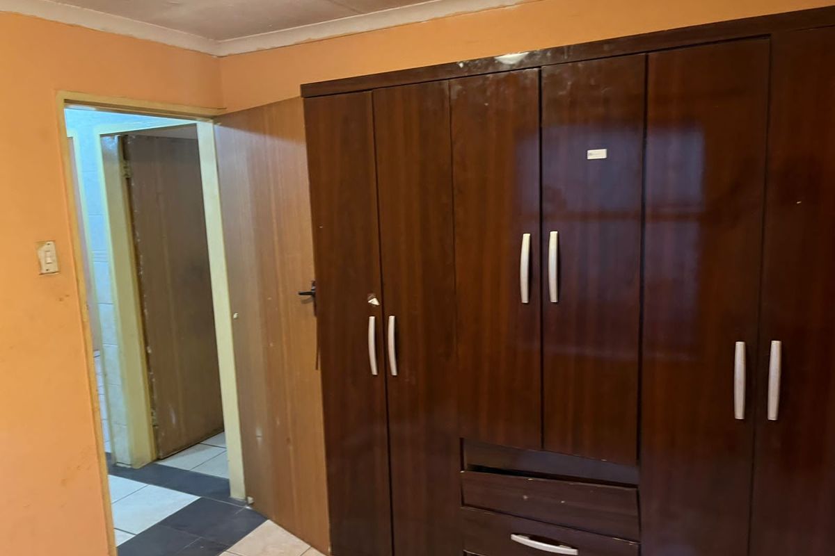 3 bedrooms house for sale in Soshanguve DD - Photo 5