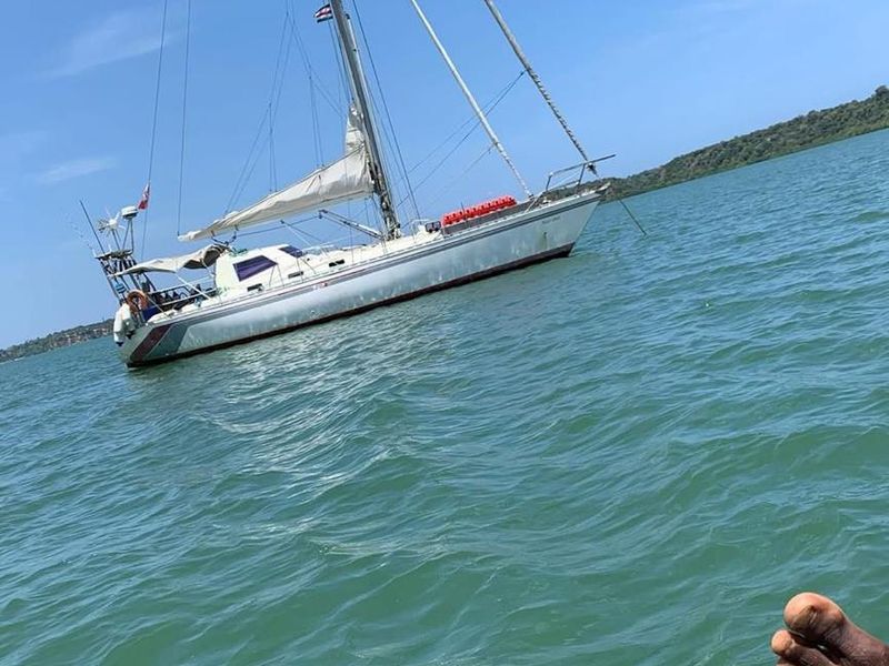 ⚓ Waterfront Luxury Living with Private Jetty & 42ft Yacht Included! ⚓ - Photo 6