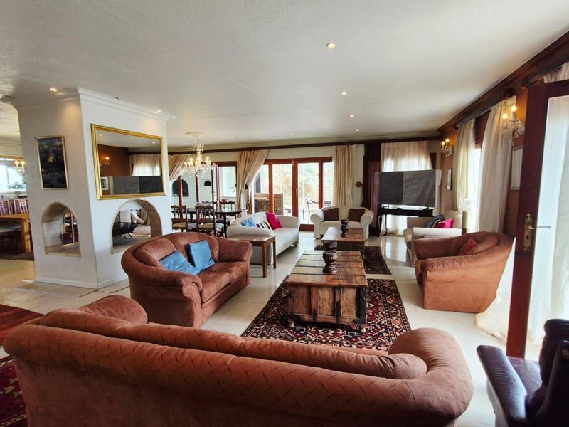 Fully furnished Guesthouse for sale with sea views and near amenities - Photo 8