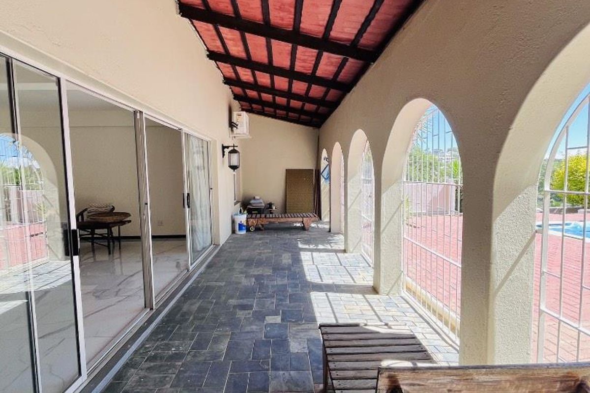 BEAUTIFUL 4 BEDROOM HOME FOR SALE IN SOUGHT-AFTER EROS |N$ 4,950,000 (excluding costs) - Photo 2