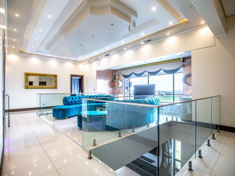 THE EPITOME OF LUXURY AND STYLE IN COPPERLEAF GOLF ESTATE - Photo 6